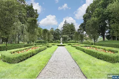 34 Crocker Mansion Drive, Mahwah, NJ 07430 - Photo 40