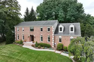 34 Crocker Mansion Dr, Mahwah, NJ 07430 - Photo 2