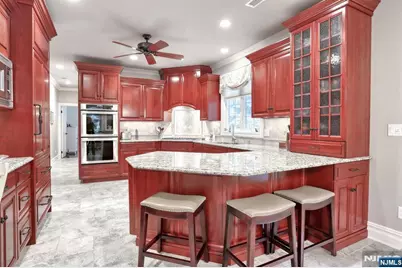 34 Crocker Mansion Drive, Mahwah, NJ 07430 - Photo 8