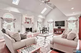 34 Crocker Mansion Dr, Mahwah, NJ 07430 - Photo 12