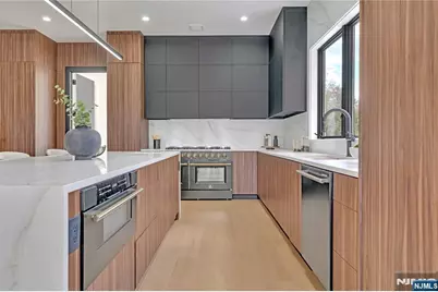 801 Godwin Road, Paramus, NJ 07652 - Photo 30