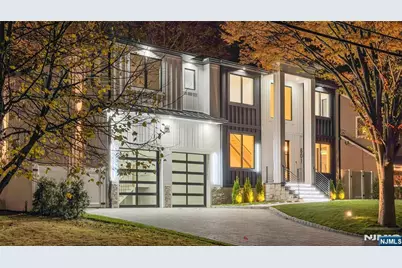 801 Godwin Road, Paramus, NJ 07652 - Photo 2