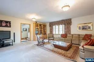 15 Old Oak Dr, Mahwah, NJ 07430 - Photo 12