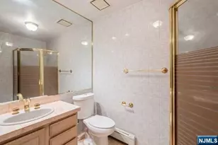 15 Old Oak Dr, Mahwah, NJ 07430 - Photo 16