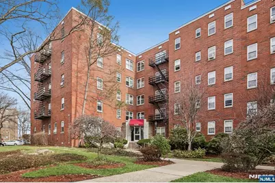 2350 Linwood Avenue 4E #4E, Fort Lee, NJ 07024 - Photo 1