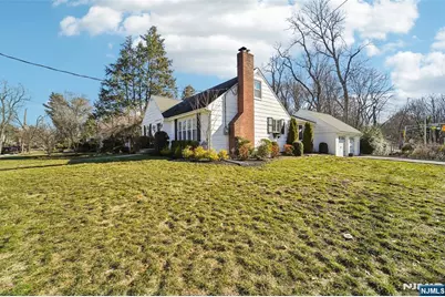 118 Lakewood Avenue, Ho Ho Kus, NJ 07423 - Photo 2