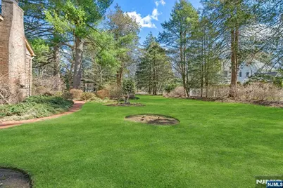 506 Ewing Avenue, Franklin Lakes, NJ 07417 - Photo 32