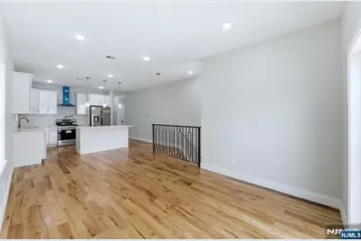 44 Milford Avenue, Newark, NJ 07108 - Photo 10