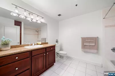 5105 City Place 5105 #5105, Edgewater, NJ 07020 - Photo 8