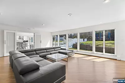 1 Hemlock Drive, Cresskill, NJ 07626 - Photo 10