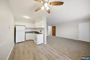 1 Dahnert Park Ln 6, Garfield, NJ 07026 - Photo 8