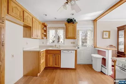 704 Evans Street, Paramus, NJ 07652 - Photo 12