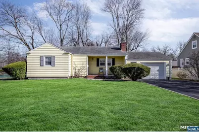 704 Evans Street, Paramus, NJ 07652 - Photo 2