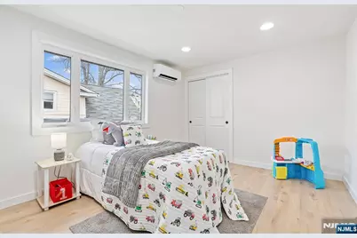 290 Queen Anne Road, Teaneck Township, NJ 07666 - Photo 16