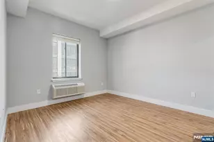 424 Whiton Street 402, Jersey City, NJ 07304 - Photo 4