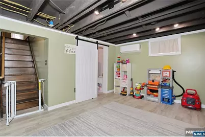 47 Franklin Avenue, Hasbrouck Heights, NJ 07604 - Photo 18