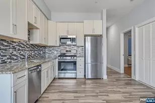 424 Whiton Street 603, Jersey City, NJ 07304 - Photo 10