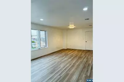 360 Broad Street, Carlstadt, NJ 07072 - Photo 2