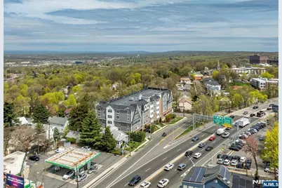 1685 Bergen Boulevard 715 #715, Fort Lee, NJ 07024 - Photo 2
