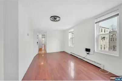 811 Montgomery Street 201 #201, Jersey City, NJ 07306 - Photo 2