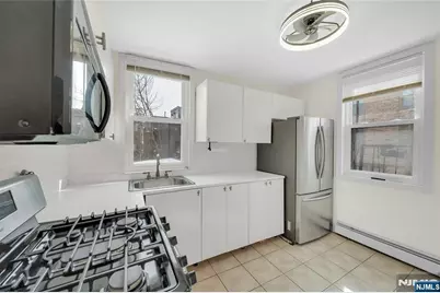 811 Montgomery Street 201 #201, Jersey City, NJ 07306 - Photo 8