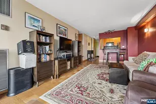 555 North Ave 8W, Fort Lee, NJ 07024 - Photo 4