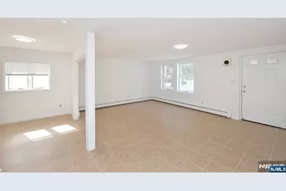 472 Central Boulevard, Fort Lee, NJ 07024 - Photo 18