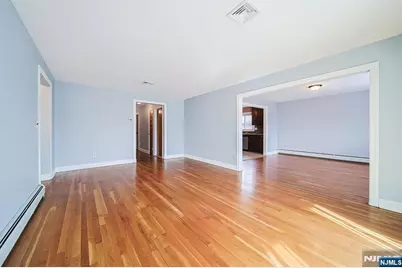 2385 Linwood Avenue, Fort Lee, NJ 07024 - Photo 8