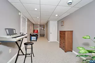 16 Sandburg Ct, Mahwah, NJ 07430 - Photo 32