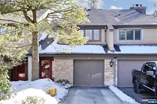 16 Sandburg Ct, Mahwah, NJ 07430 - Photo 2