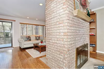 16 Sandburg Court, Mahwah, NJ 07430 - Photo 14