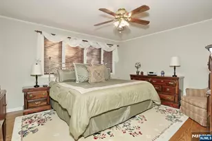 16 Sandburg Ct, Mahwah, NJ 07430 - Photo 24