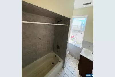 250 South Orange Avenue 3 #3, Newark, NJ 07103 - Photo 2