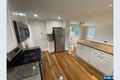 1013 Arlington Road, New Milford, NJ 07646 - Photo 6