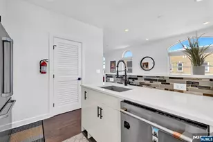 974 Summit Ave 401, Jersey City, NJ 07307 - Photo 22