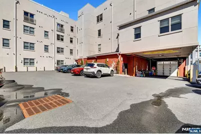 974 Summit Avenue 401 #401, Jersey City, NJ 07307 - Photo 46