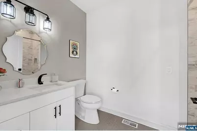 974 Summit Avenue 401 #401, Jersey City, NJ 07307 - Photo 24