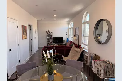 972 Summit Avenue 401 #401, Jersey City, NJ 07307 - Photo 4