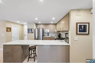 555 North Avenue 16-N #16-N, Fort Lee, NJ 07024 - Photo 4