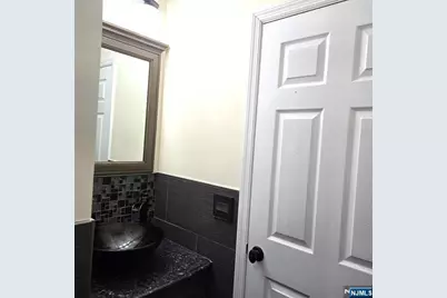 24 Van Vechten Street 2nd Fl. #2nd Fl., Newark, NJ 07114 - Photo 18