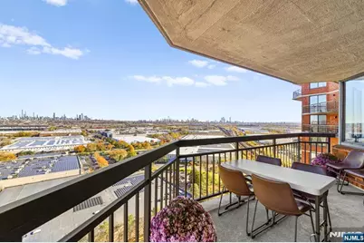 2005 Harmon Cove Tower, Secaucus, NJ 07094 - Photo 28