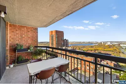 2005 Harmon Cove Tower, Secaucus, NJ 07094 - Photo 28