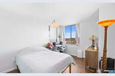 2005 Harmon Cove Tower, Secaucus, NJ 07094 - Photo 26