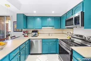 2005 Harmon Cove Tower, Secaucus, NJ 07094 - Photo 8