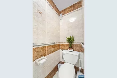 2005 Harmon Cove Tower, Secaucus, NJ 07094 - Photo 20