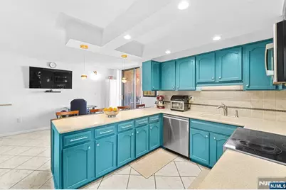 2005 Harmon Cove Tower, Secaucus, NJ 07094 - Photo 12