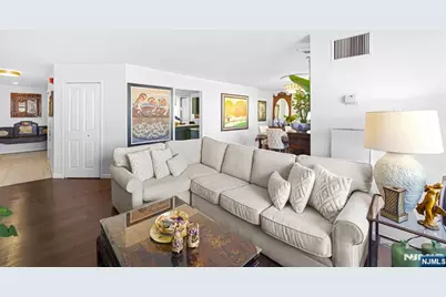 2005 Harmon Cove Tower, Secaucus, NJ 07094 - Photo 4