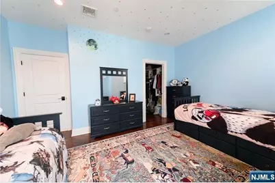 30 Marquis Court, Edgewater, NJ 07020 - Photo 18