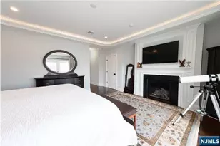 30 Marquis Ct, Edgewater, NJ 07020 - Photo 20