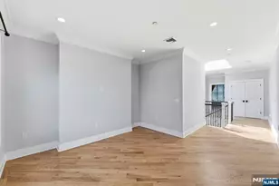 30 Marquis Ct, Edgewater, NJ 07020 - Photo 22